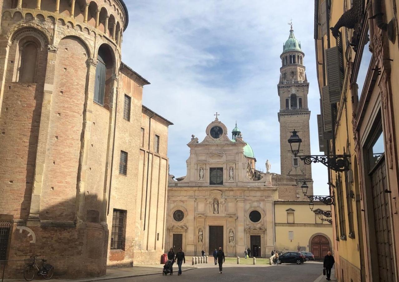 Ferienwohnung Luxury 5 Al Duomo Di Parma Exterior foto