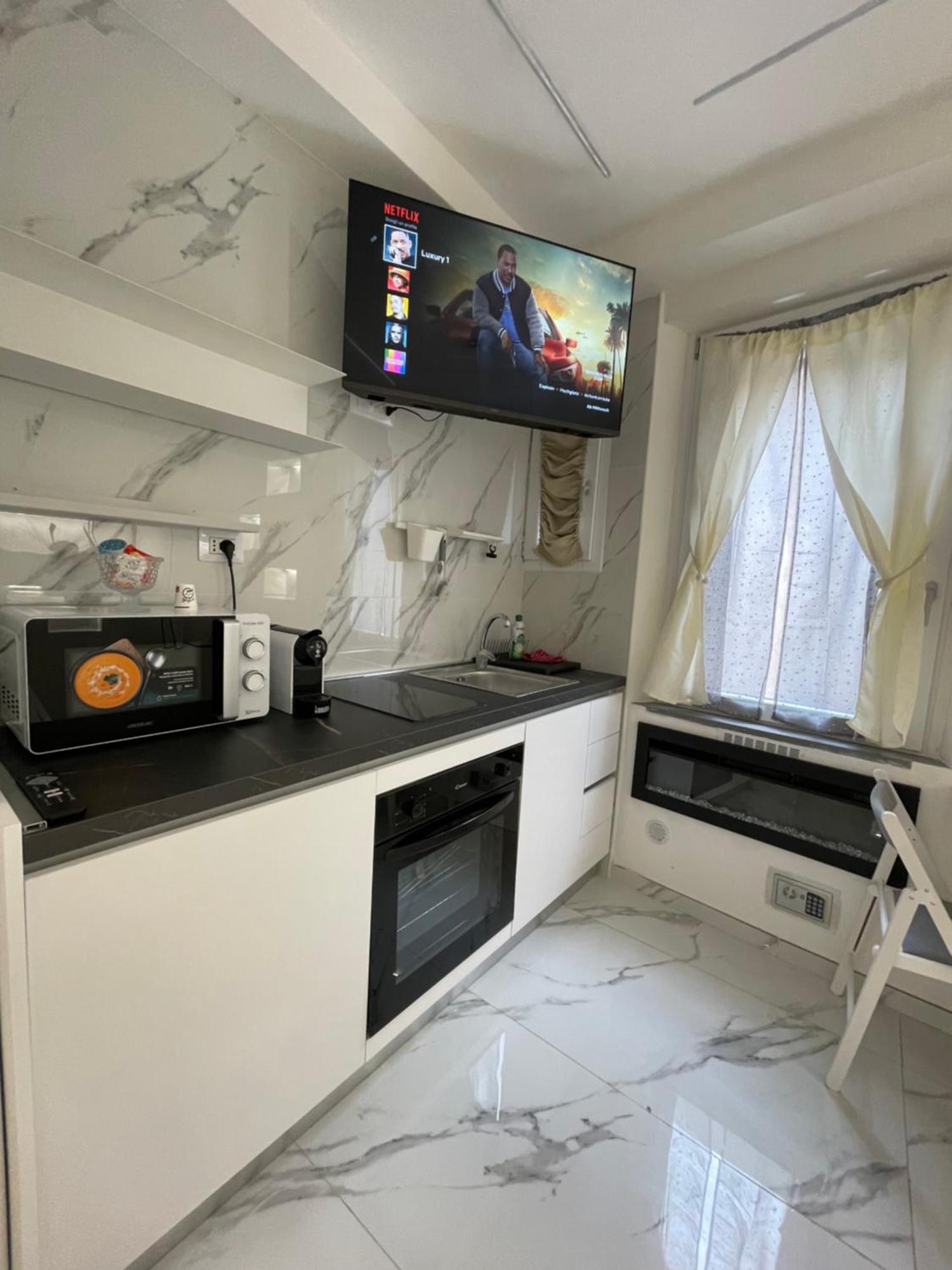 Ferienwohnung Luxury 5 Al Duomo Di Parma Exterior foto